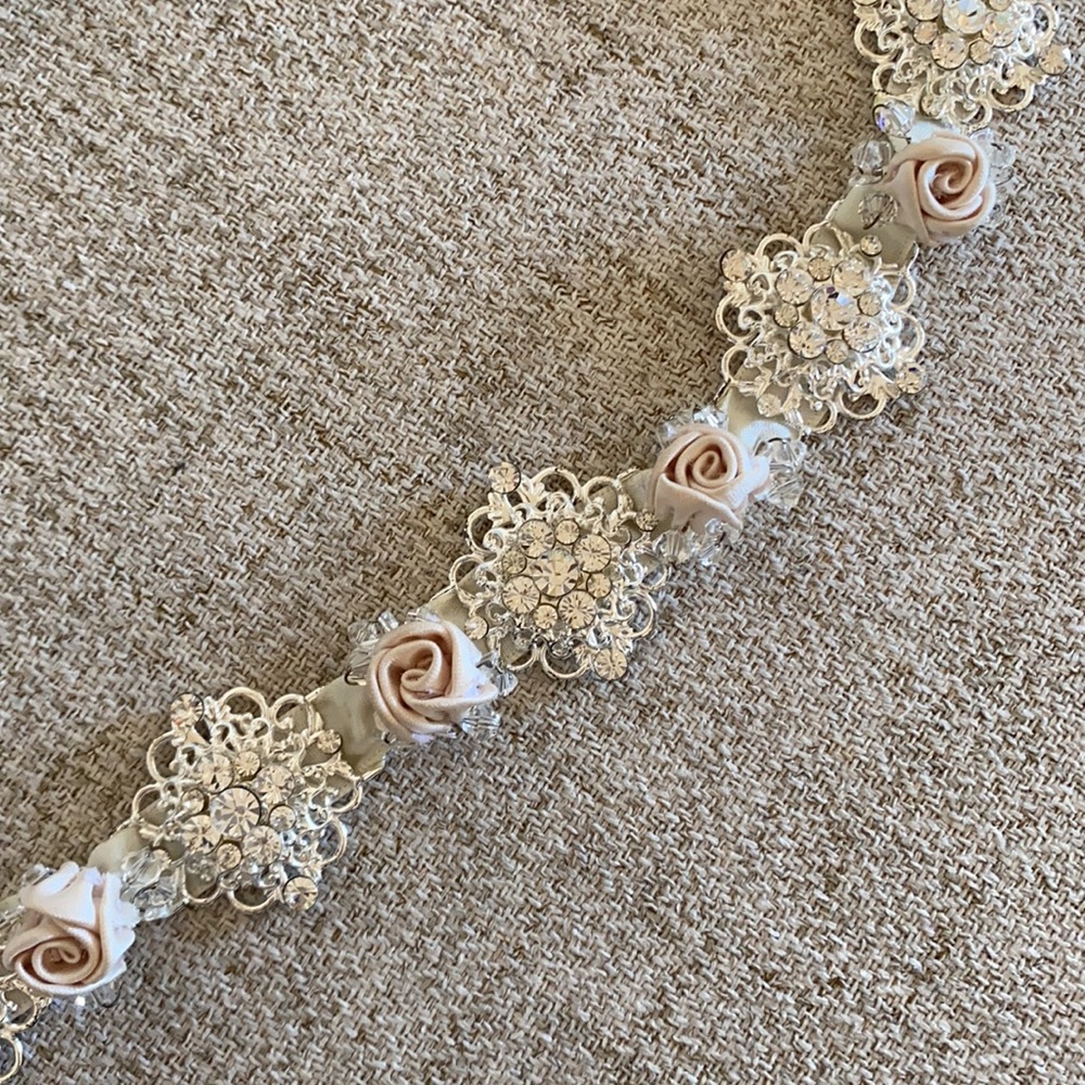 🪞 NEW satin and rose flower crystal tie up ribbon belt - Picture 6 of 7